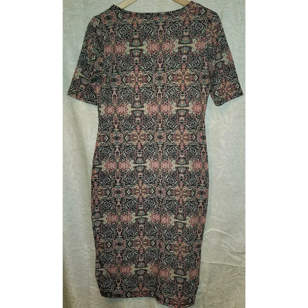 D31 LulaRoe kaleidoscope pattern t shirt dress w short sleeves